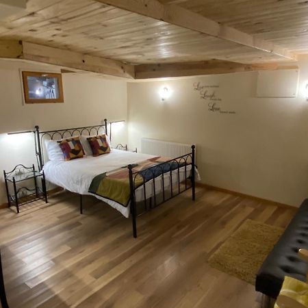 Peaceful 3 Bedroom 8 Person Ground Floor Apartment With Large Private Heated Pool La Digne-d'Amont Extérieur photo