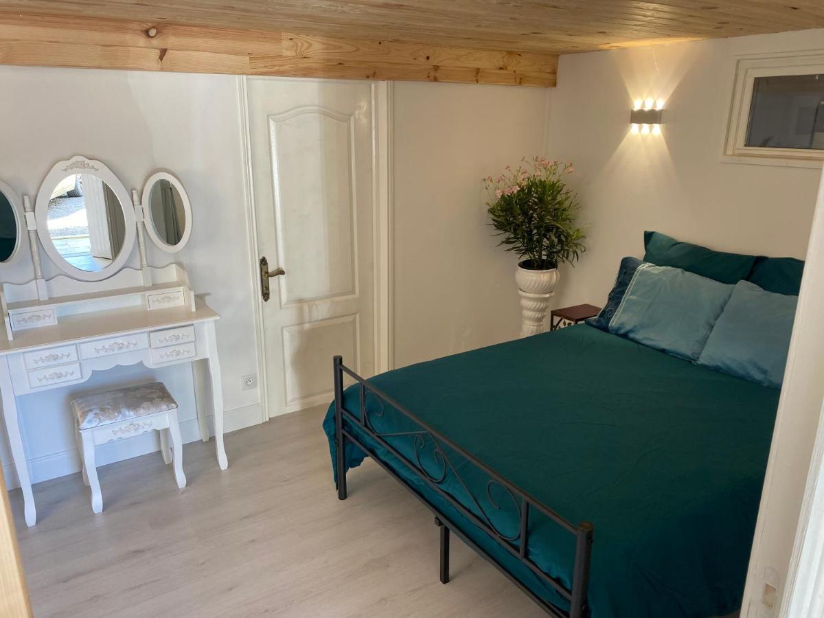 Peaceful 3 Bedroom 8 Person Ground Floor Apartment With Large Private Heated Pool La Digne-d'Amont Extérieur photo