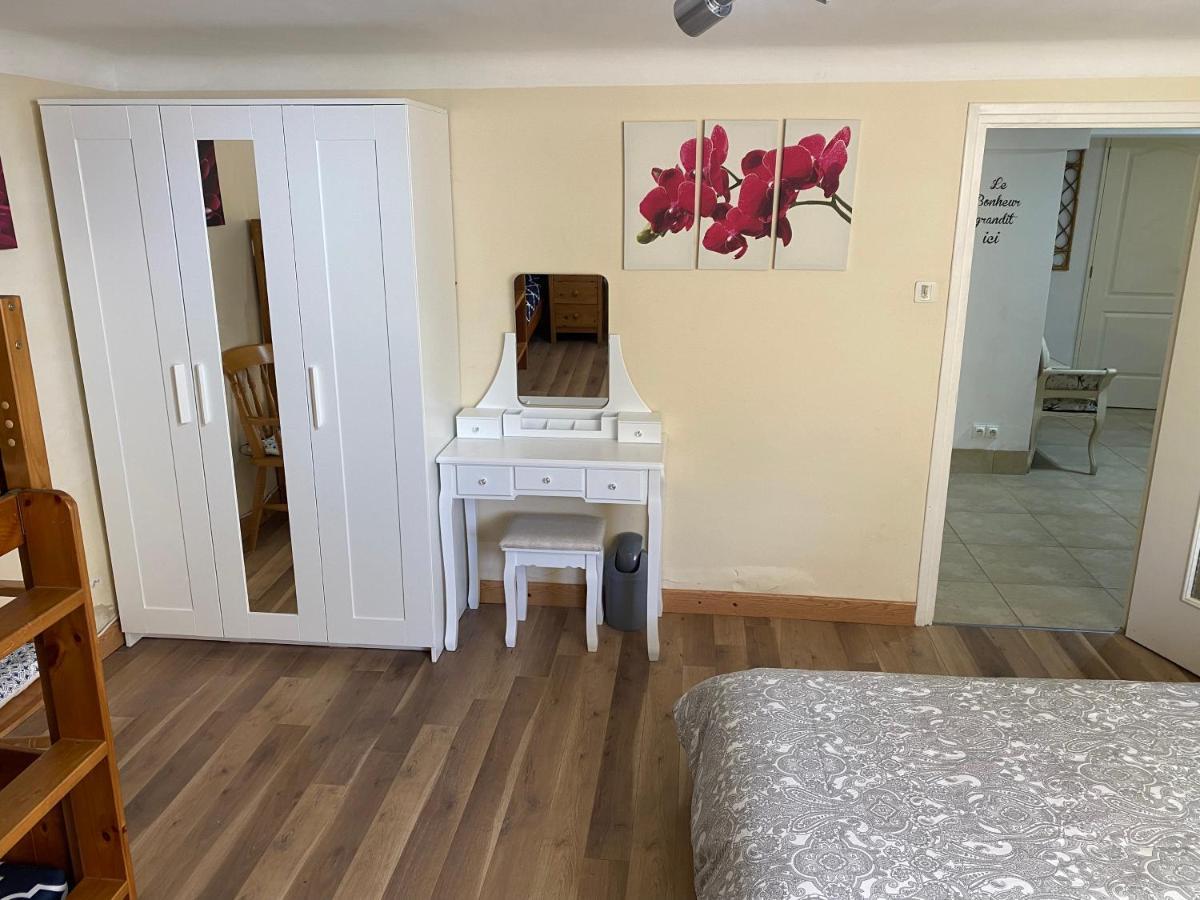 Peaceful 3 Bedroom 8 Person Ground Floor Apartment With Large Private Heated Pool La Digne-d'Amont Extérieur photo