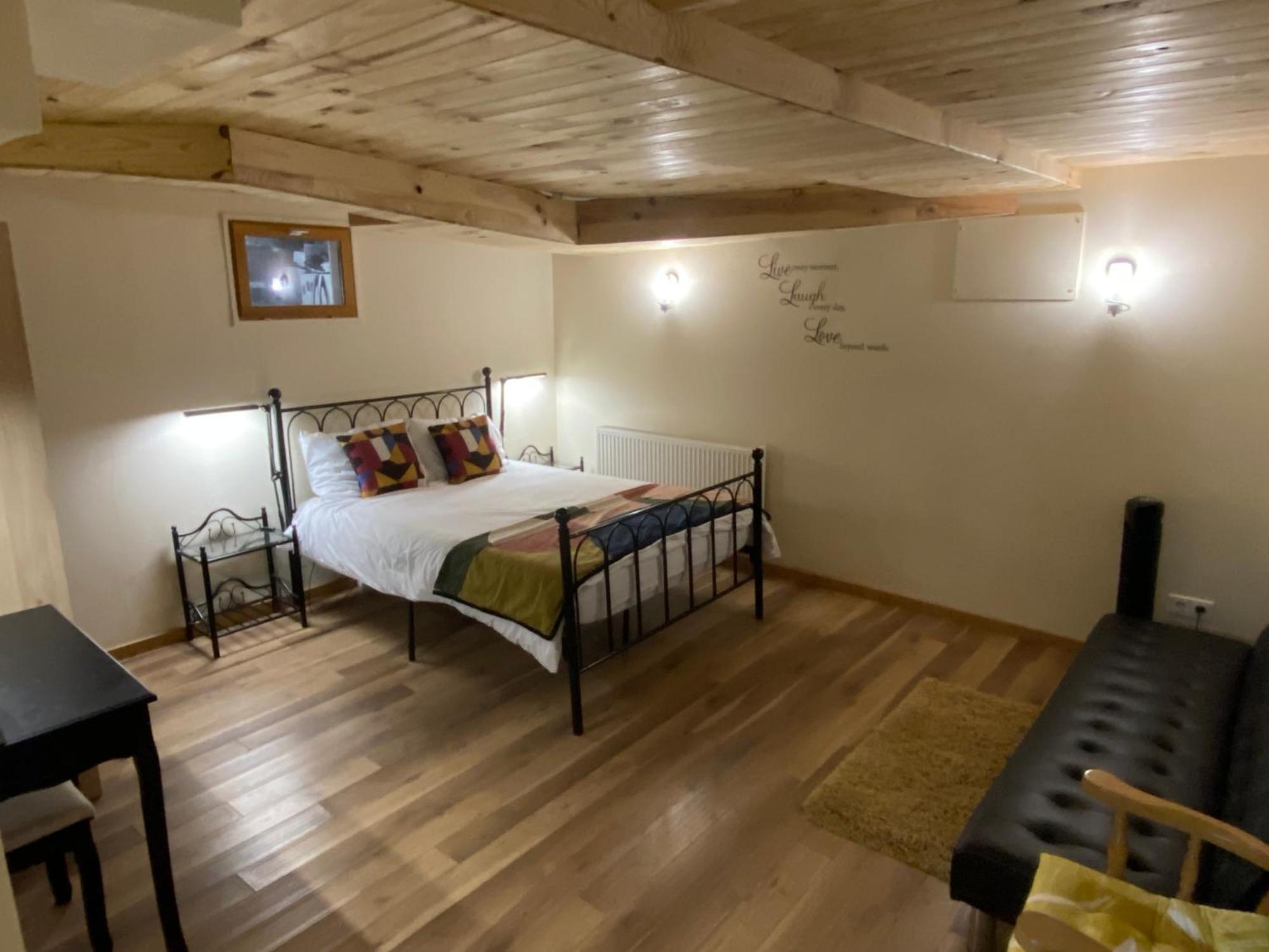 Peaceful 3 Bedroom 8 Person Ground Floor Apartment With Large Private Heated Pool La Digne-d'Amont Extérieur photo